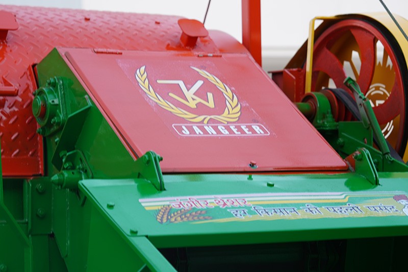 Jangeer Paddy Thresher